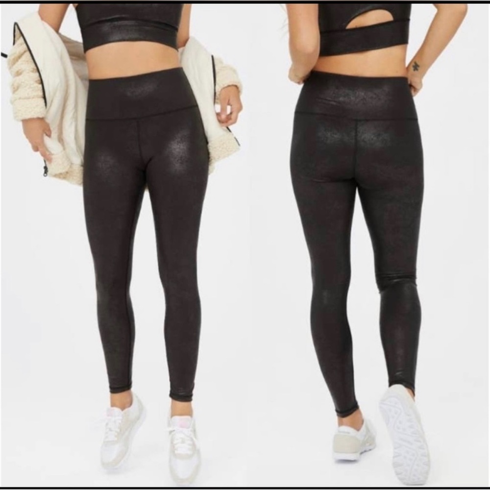 Aerie Chill Play Move Embossed Black High Rise Leggings Sz M
